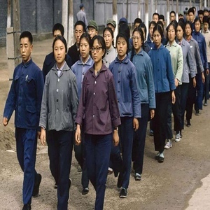 霓虹回响 八十年代怀旧风潮下的演出服装与时尚印记